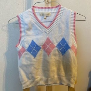 Juniors sweater vest